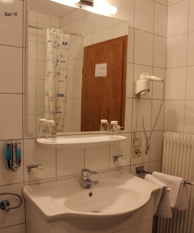 Legend Hotel Biebesheim am Rhein Zimmer foto
