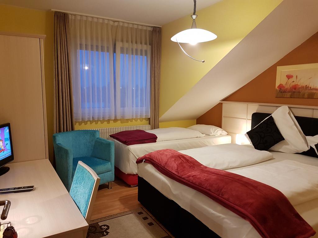 Legend Hotel Biebesheim am Rhein Exterior foto