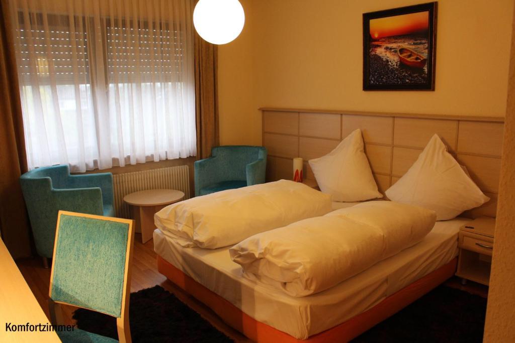 Legend Hotel Biebesheim am Rhein Zimmer foto